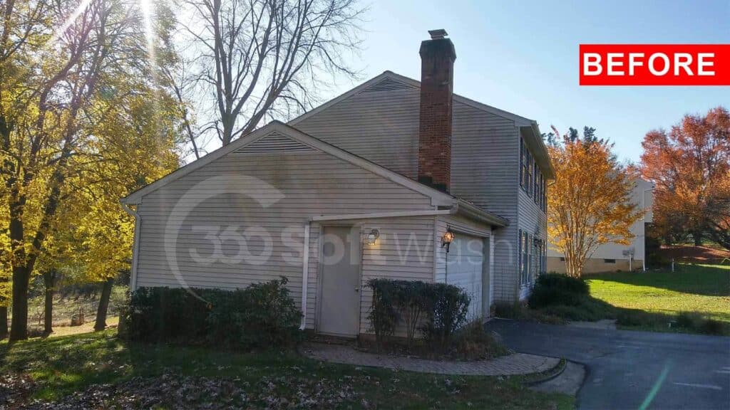 Pressure Washing Vinyl Siding 2